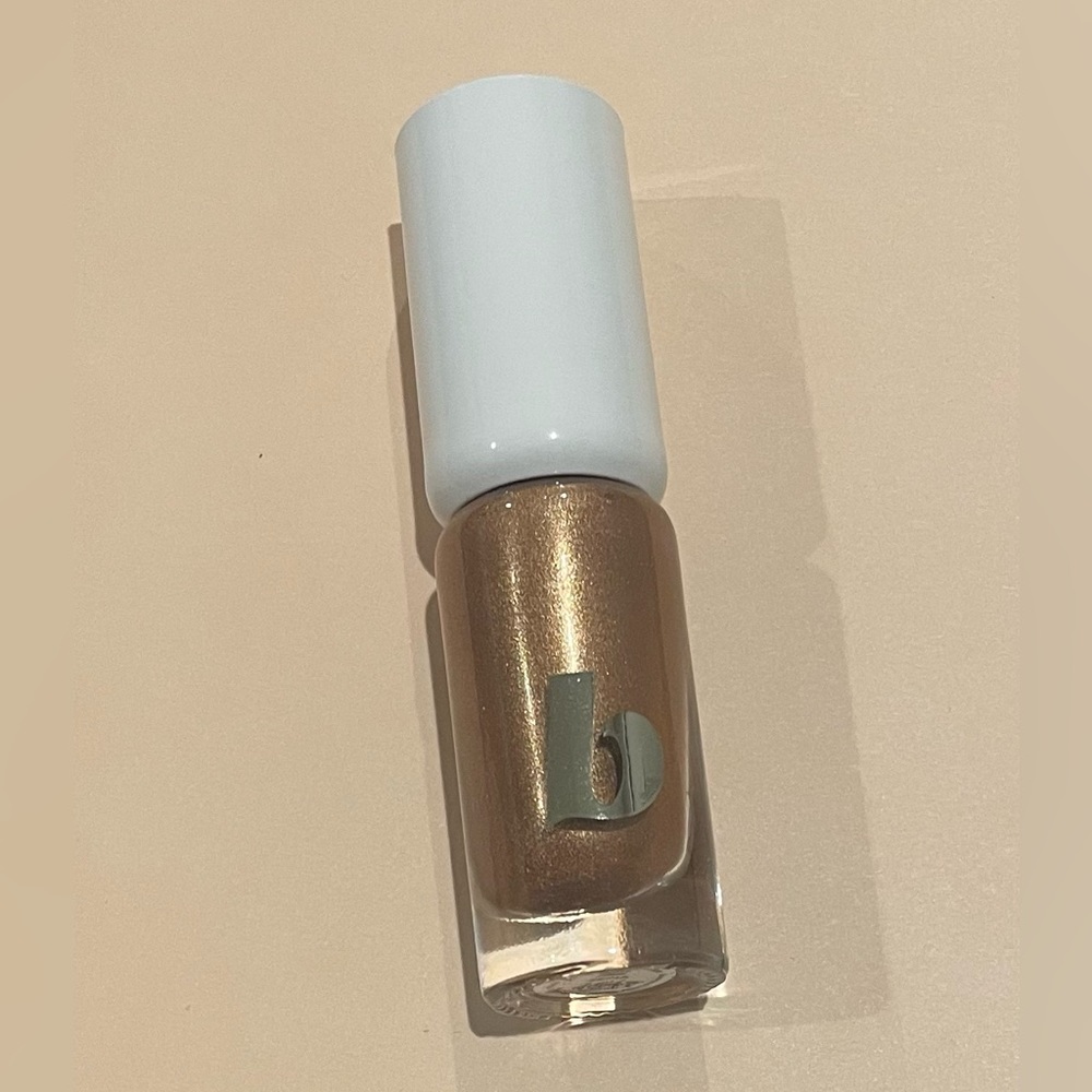 Lid Glow Beauty Counter Sepia